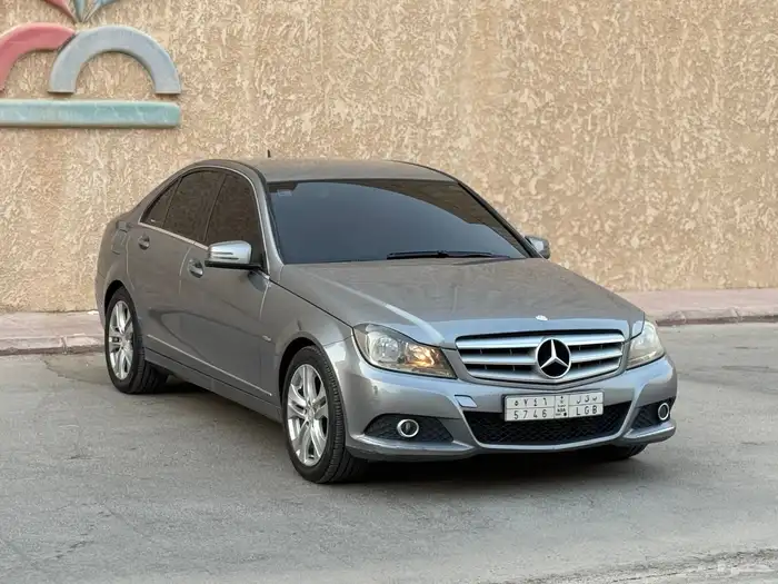 مرسيديس c200 2012 5