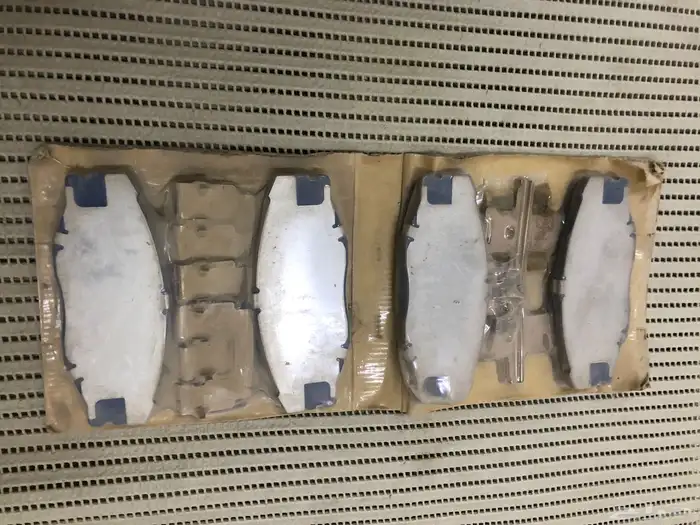 فحمات فرامل أمامي كراون 1987-1991 أصلي وكالة 0