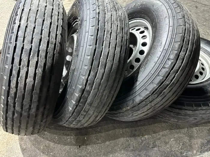 جنوط هلل خمسه مسمار اصلي مع بالون ديرو مقاس 17 4