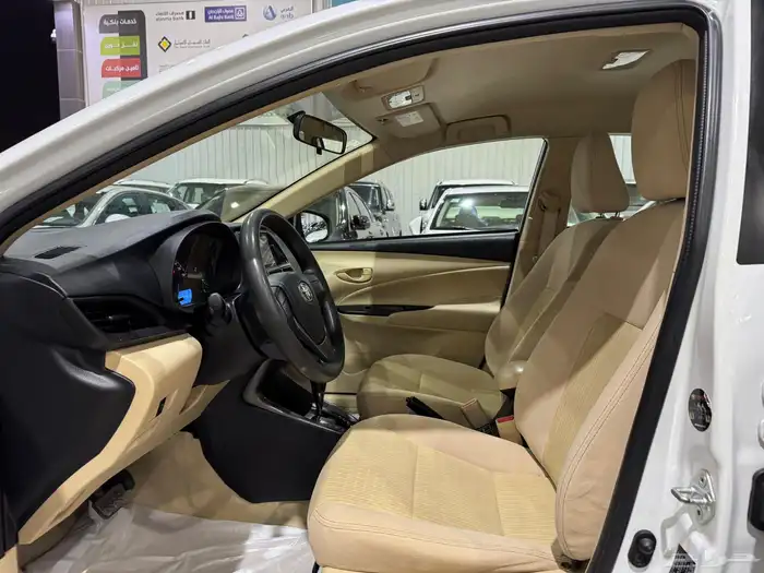 تويوتا يارس Y استاندر 2022 5