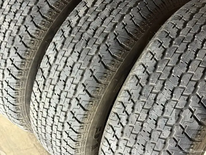 أربع كفرات دعسة برجستون شبه الجديد مقاس 16-70-275 2