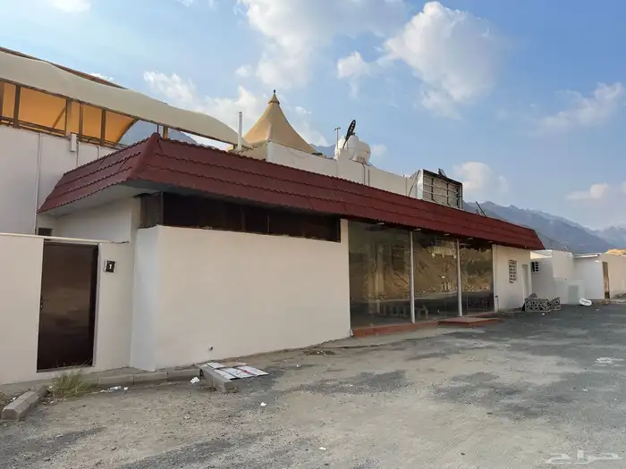 فرصه استثماريه مطعم في موقع ممتاز للإيجار 39