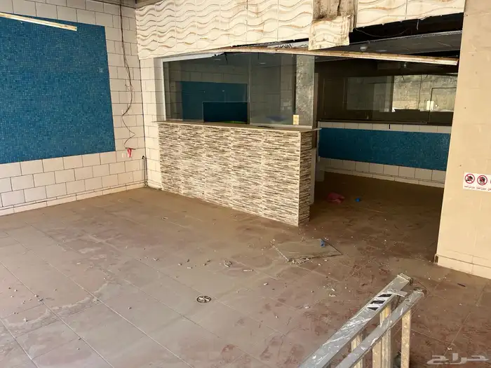 فرصه استثماريه مطعم في موقع ممتاز للإيجار 32