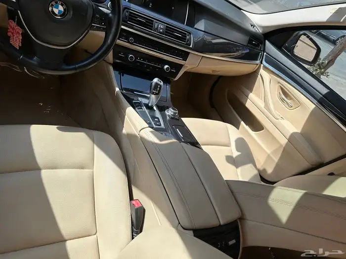 BMW 520i موديل 2015 12