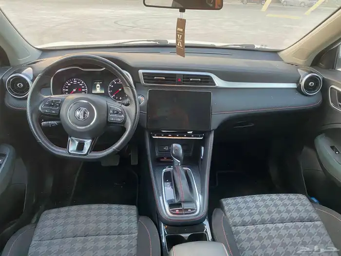 MG ZS5 8