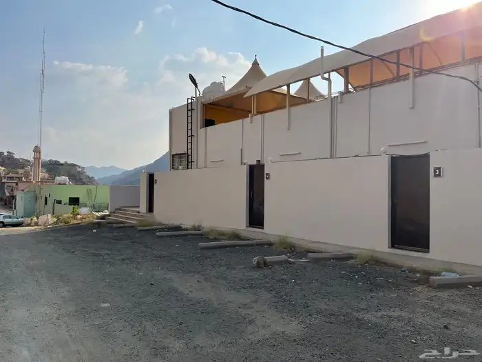 فرصه استثماريه مطعم في موقع ممتاز للإيجار 40