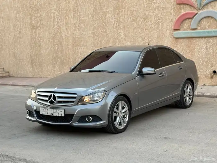 مرسيديس c200 2012 2