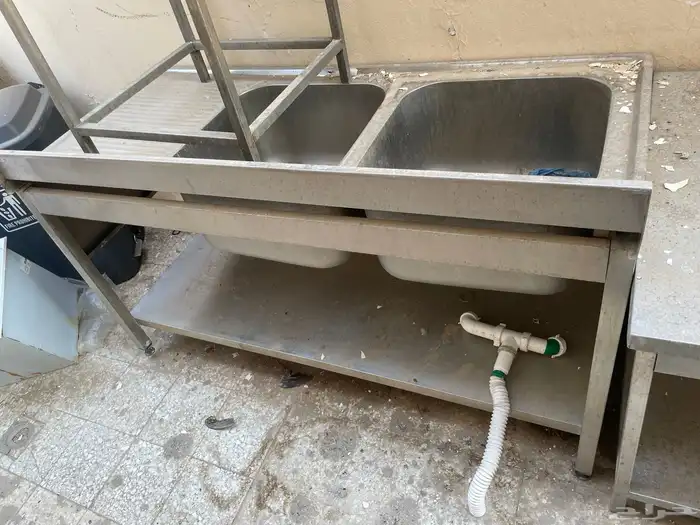 طاولات وأحواض ستيل وشواية شاورما وأفران 11