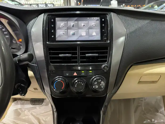 تويوتا يارس Y استاندر 2022 8