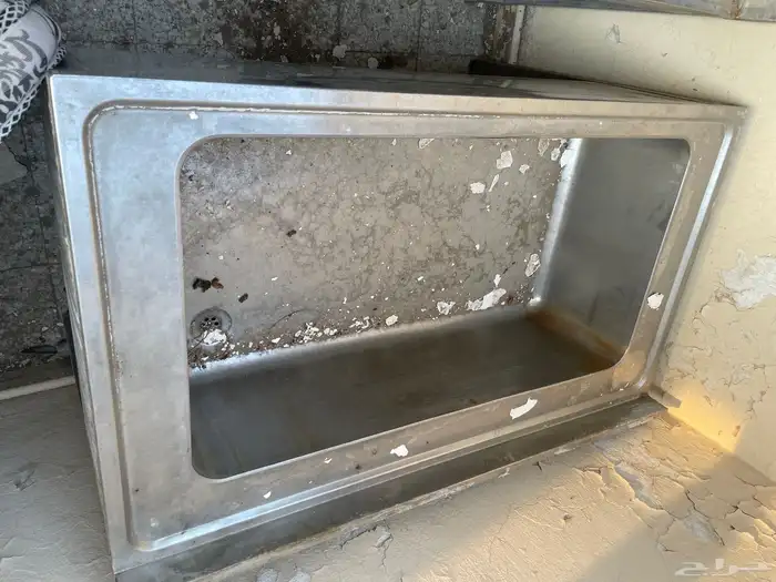 طاولات وأحواض ستيل وشواية شاورما وأفران 10