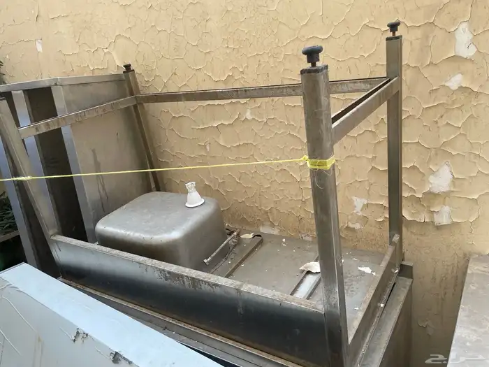 طاولات وأحواض ستيل وشواية شاورما وأفران 5