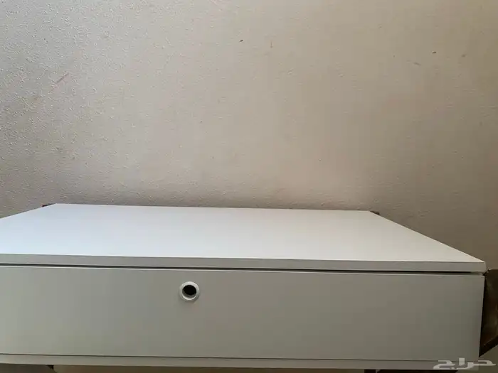 طابعة hp مستخدمه استخدام نظيف و طاولة 6