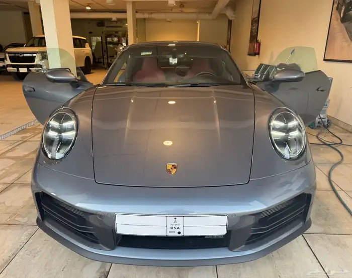 سيارات سبورت للايجار لامبورجيني - بورش - كورفيت - موستنج 4