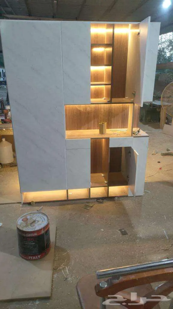 نجار تفصيل وتصميم جميع أعمال الخشب والديكورات وصيانة 4