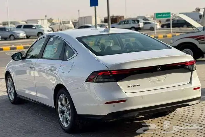 هوندا اكورد استاندر 2025 للتقسيط بدون دفعه اولى عملاء البنوك 3