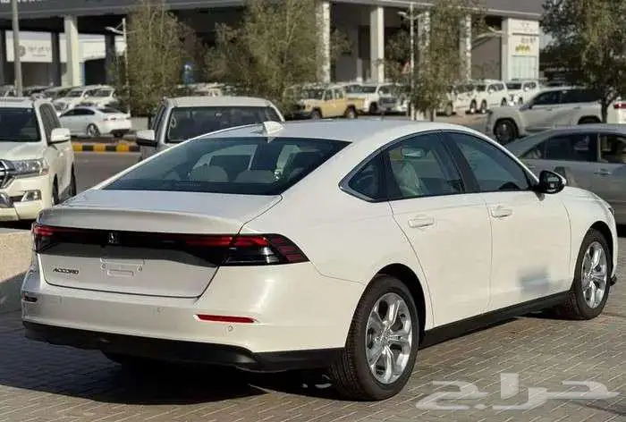 هوندا اكورد استاندر 2025 للتقسيط بدون دفعه اولى عملاء البنوك 4