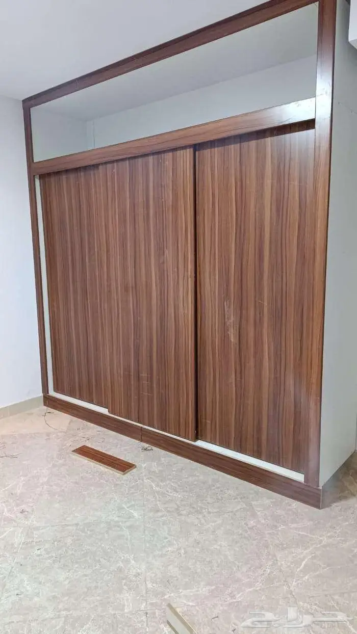 نجار تفصيل وتصميم جميع أعمال الخشب والديكورات وصيانة 15