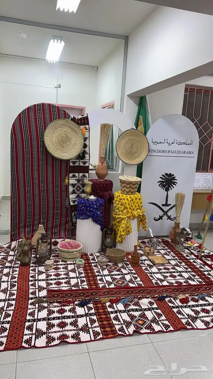 ركن اليوم الوطني طاولات استقبال مداخل عزنا بطبعنا 2