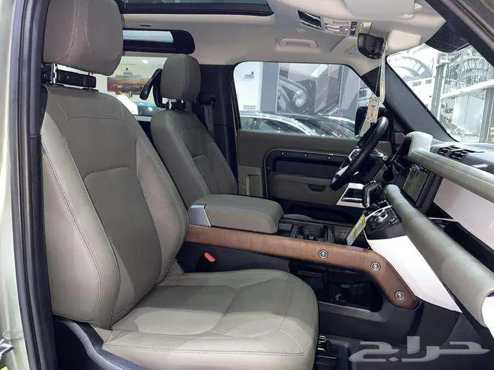 لاندروفر - ديفندر S P300 - 2024 22