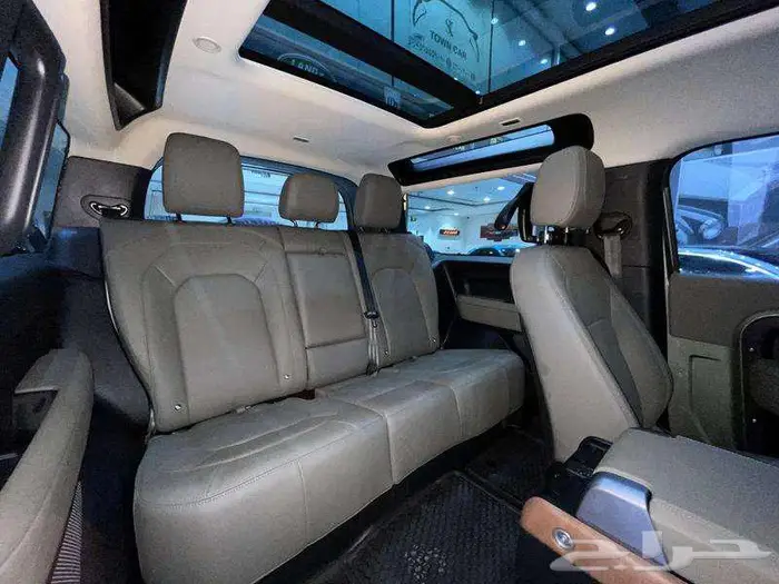 لاندروفر - ديفندر S P300 - 2024 28