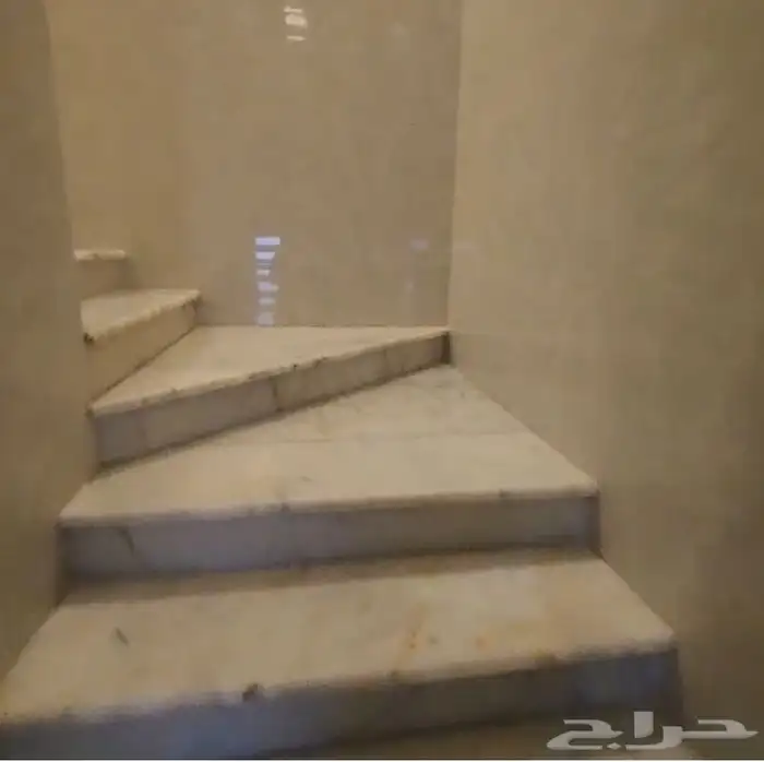 فيلا 900 م حي الصالحيه نظام شقق 3 ادوار 6