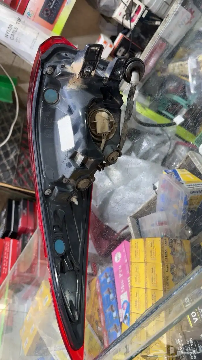 للبيع اسطاب افالون بريميوم وكاله فيه ملاحضه كسر بسيط 2