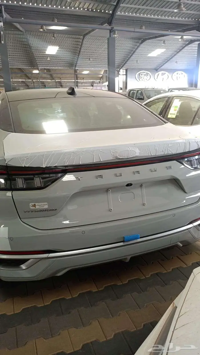 فورد - توروس تيتانيوم (ابيض اسمنتي رمادي اسود) 2