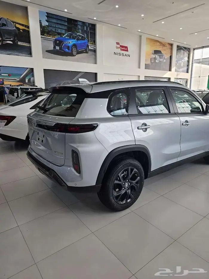 تويوتا اوربان GL موديل 2026 11