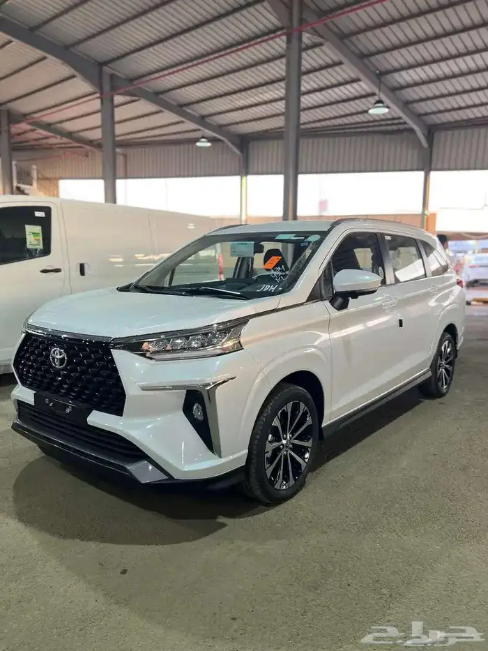 تويوتا فيلوز GLX موديل 2025 كاش وبنك 3