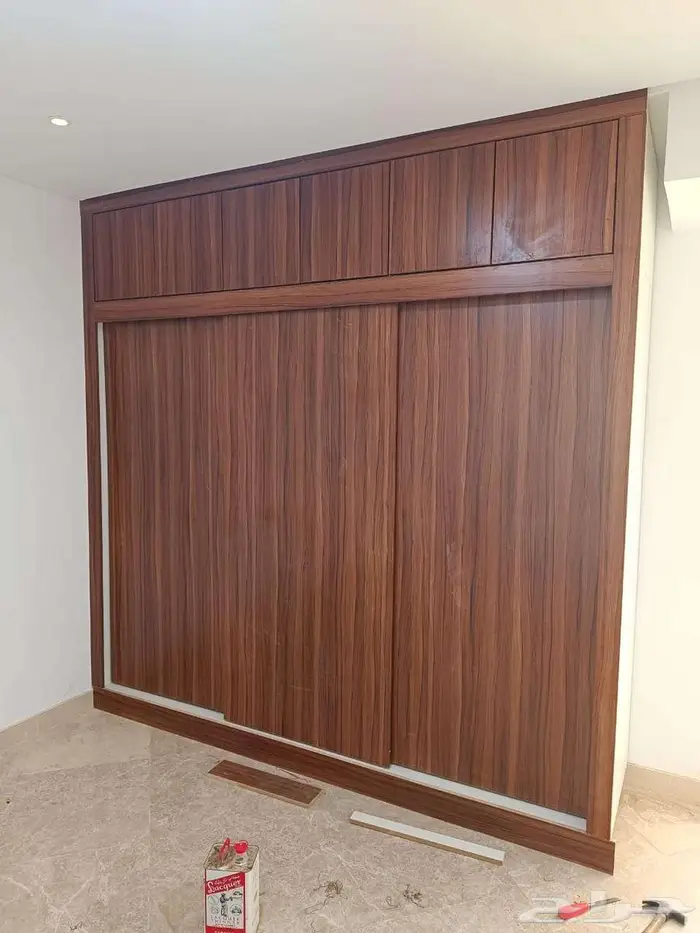 نجار تفصيل وتصميم جميع أعمال الخشب والديكورات وصيانة 17