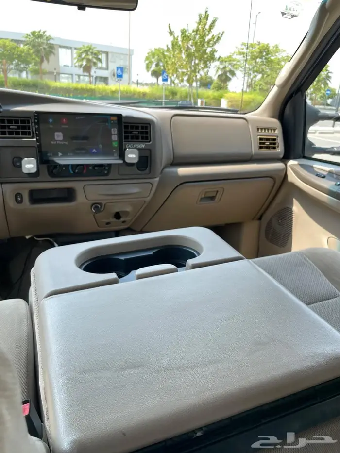 Ford Excursions 2004 18