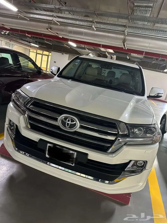 Land Cruiser 2019 Automatic  146000 KM  Grand Touring  V8 2