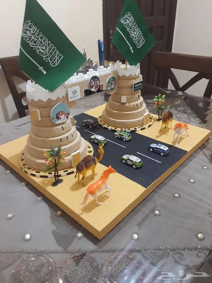 عمل لوحات ومجسمات يوم الوطني 8