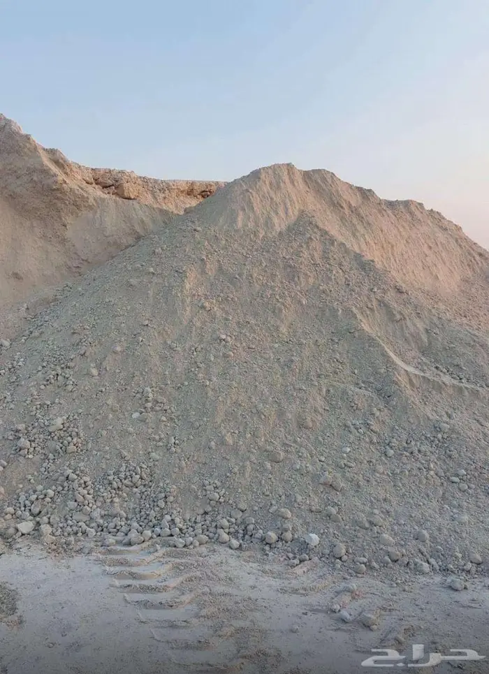 توريد جميع أنواع الرمل الدفان والصب بيز والبيس كورس 8