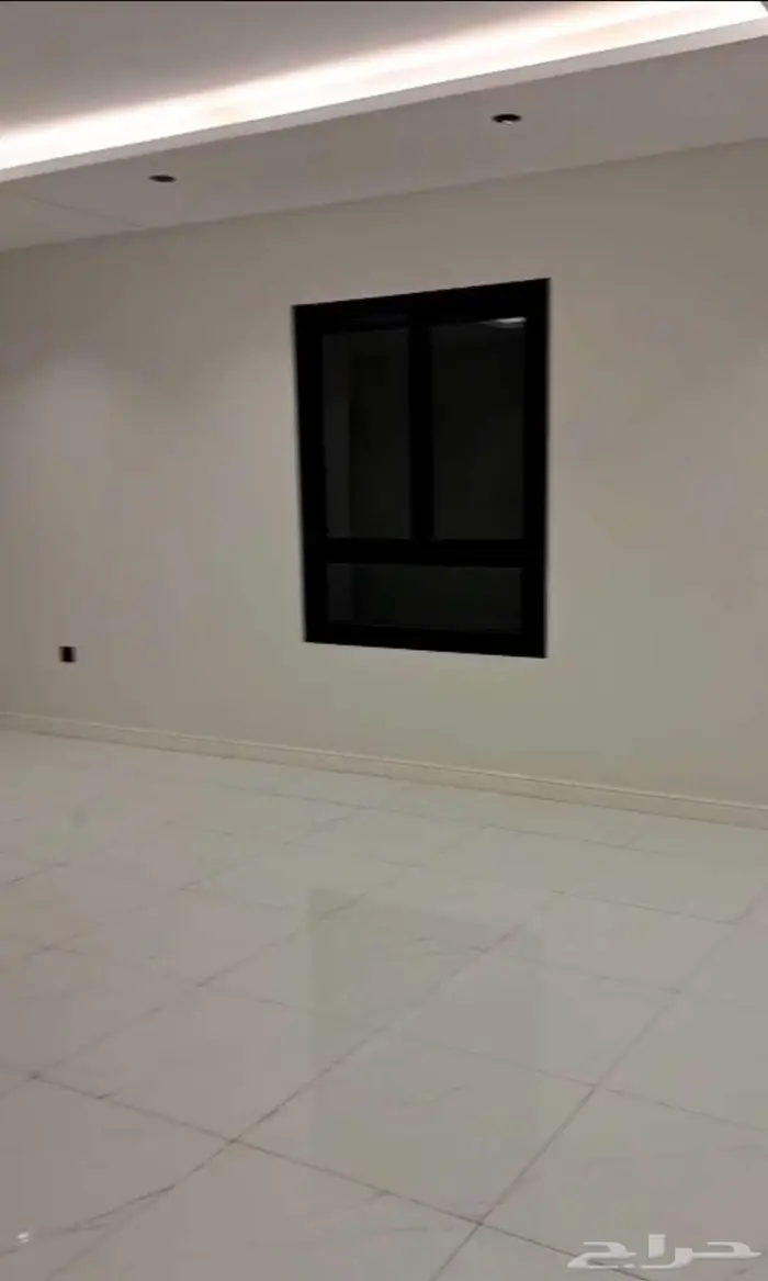 شقة روف مميزة جوار مول العرب 10