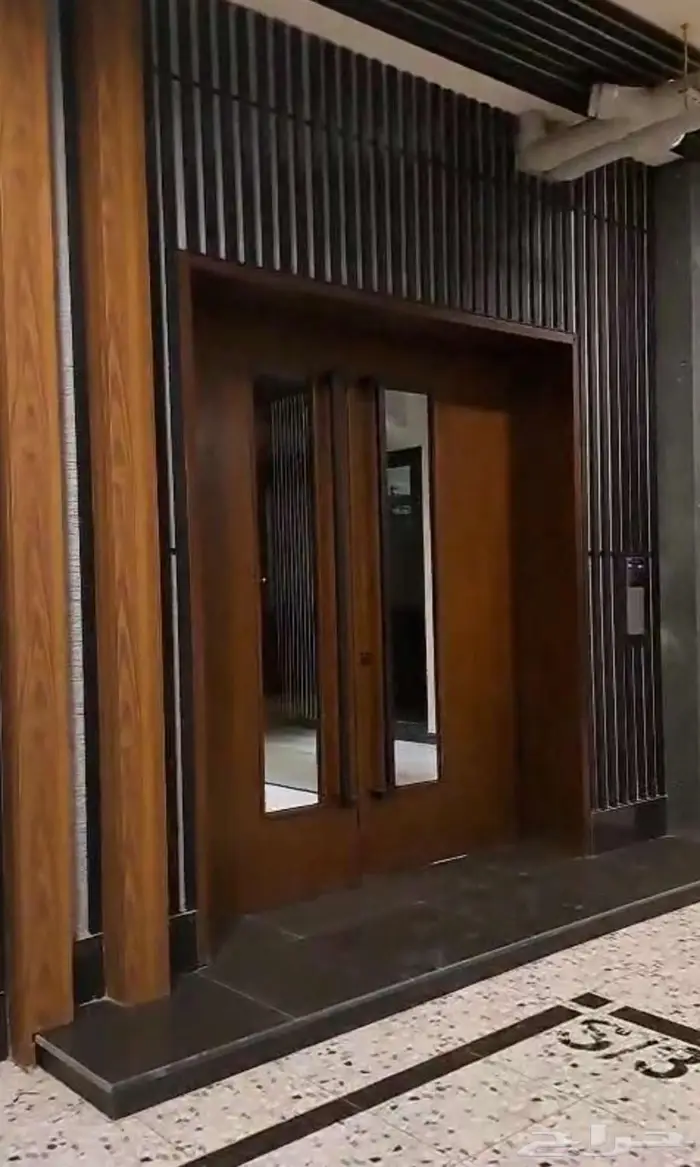 شقة روف مميزة جوار مول العرب 4