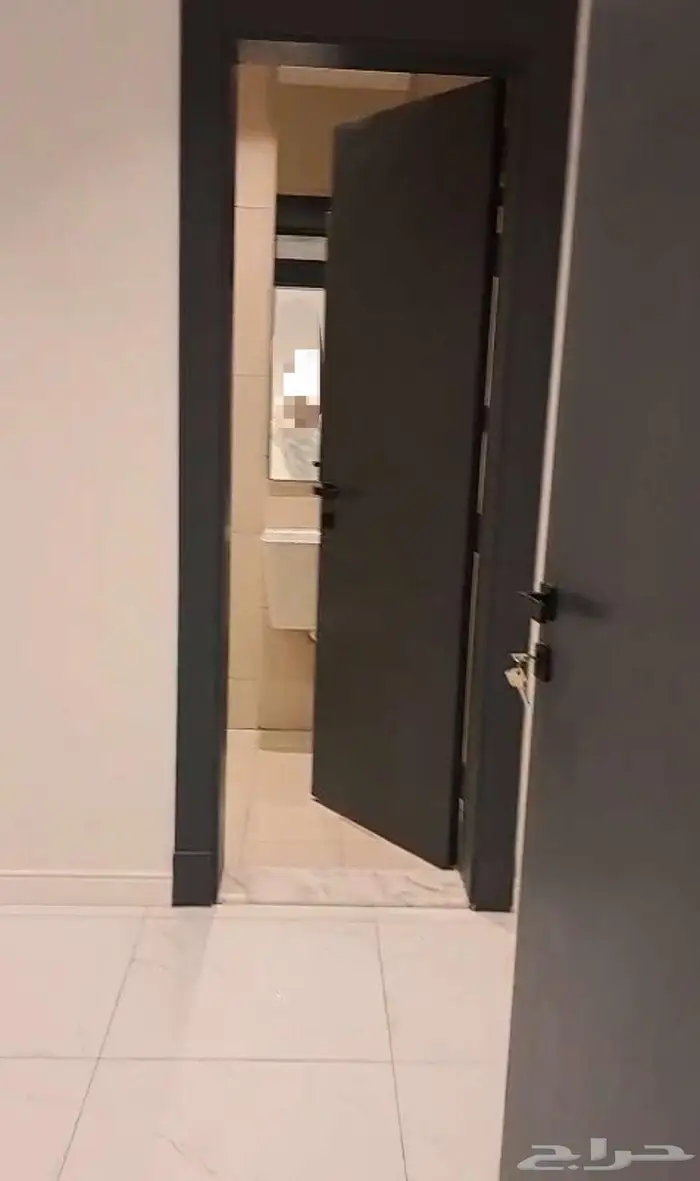 شقة روف مميزة جوار مول العرب 15