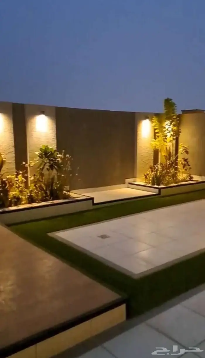 شقة روف مميزة جوار مول العرب 1