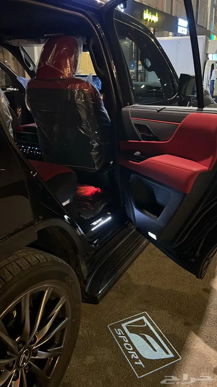 لكزس اف سبورت اسود 2025 11