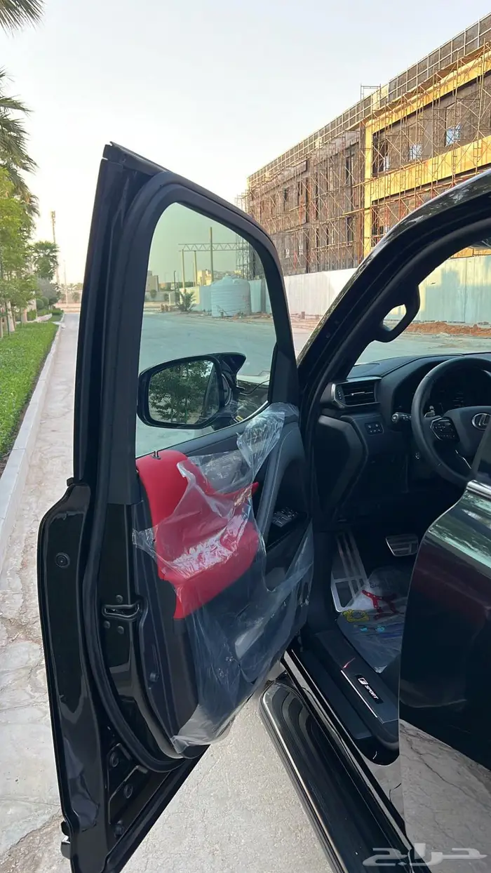 لكزس اف سبورت اسود 2025 6