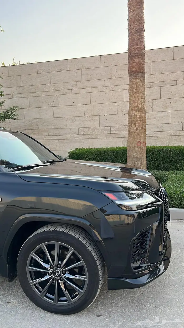 لكزس اف سبورت اسود 2025 8