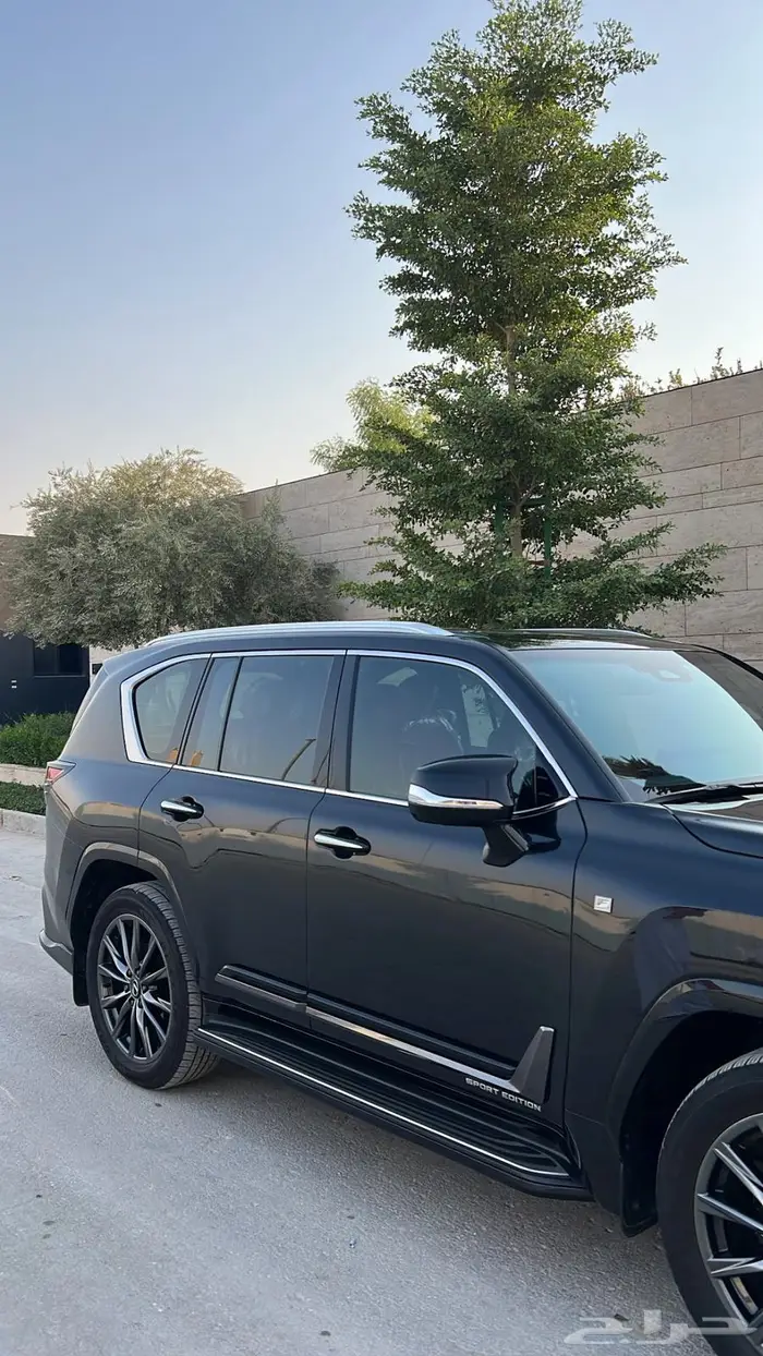 لكزس اف سبورت اسود 2025 9