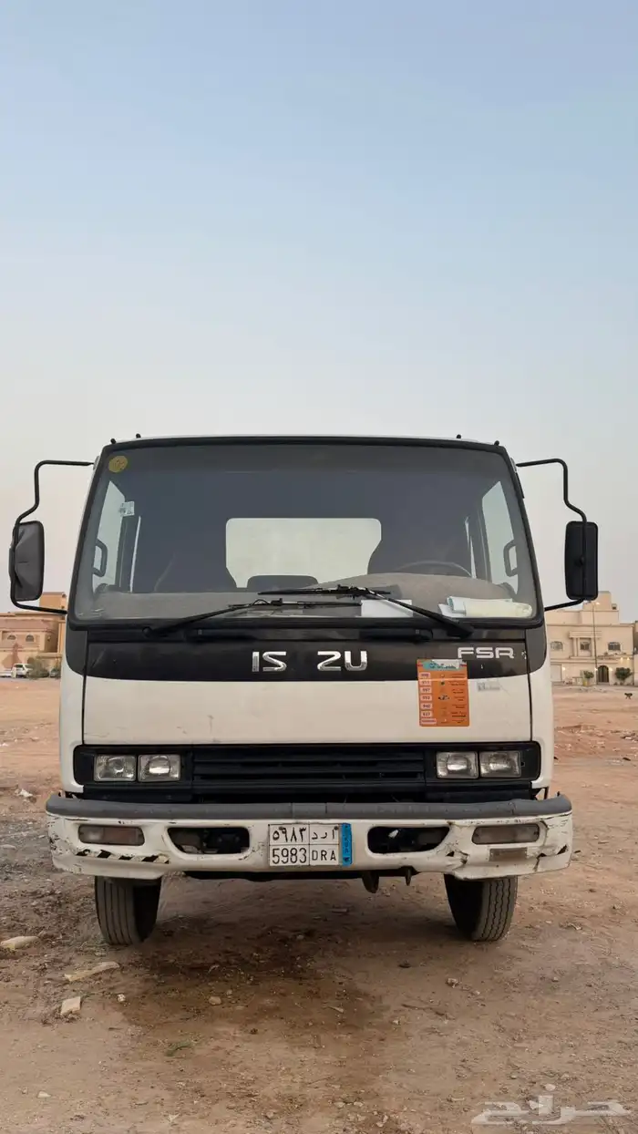 لوري موديل2000ايسوزو 2