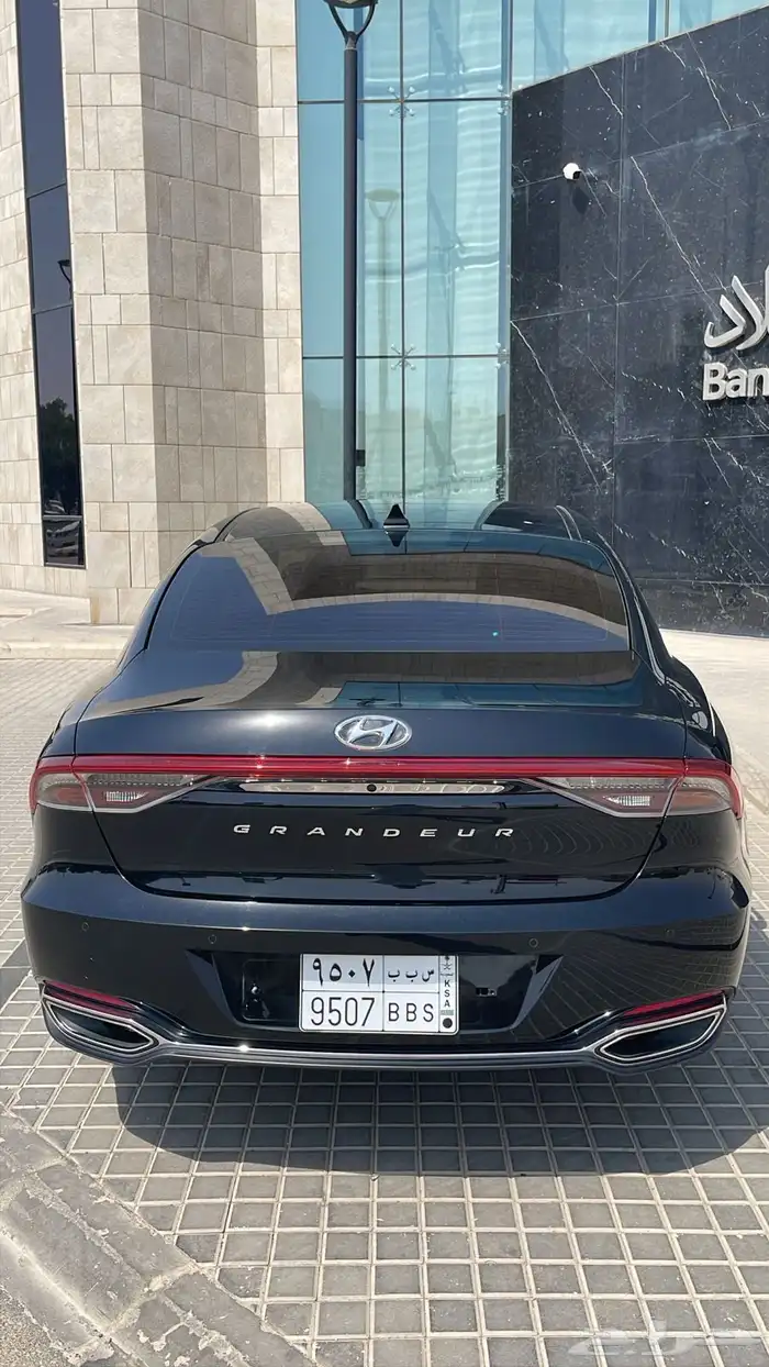 أزيرا - 2020 - بنزين - 3.3cc وارد كوريا تم البيع 13