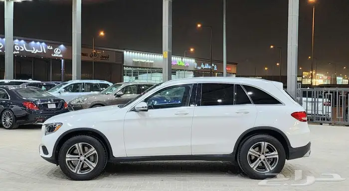مرسيدس GLC300 2017 بحالة ممتازة 8