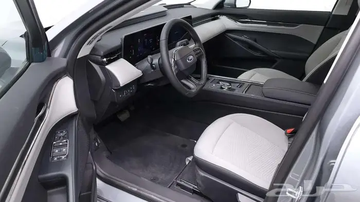 فورد تورس امبيانتي 2025 متوفر جميع الفئات 8