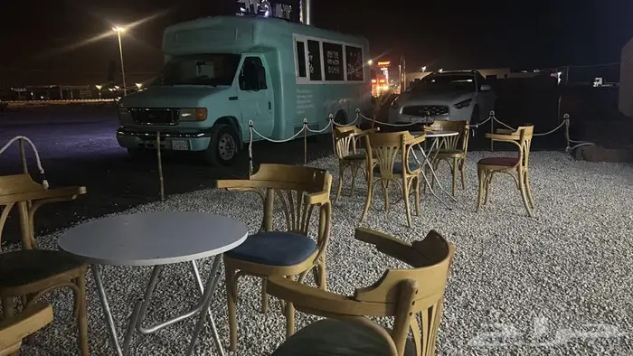 للتشغيل كوفي مجهز بوفية كامل مع موقع مميز 1