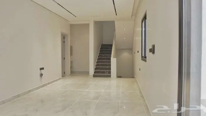 للبيع تاون هاوس أرضي بالجنادرية 4