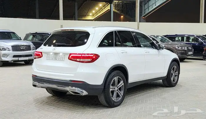 مرسيدس GLC300 2017 بحالة ممتازة 1
