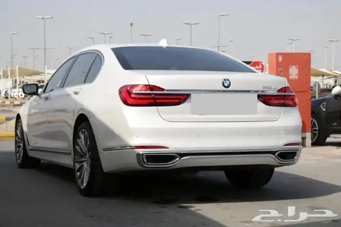 بي إم دبليو 740Li Luxury 0